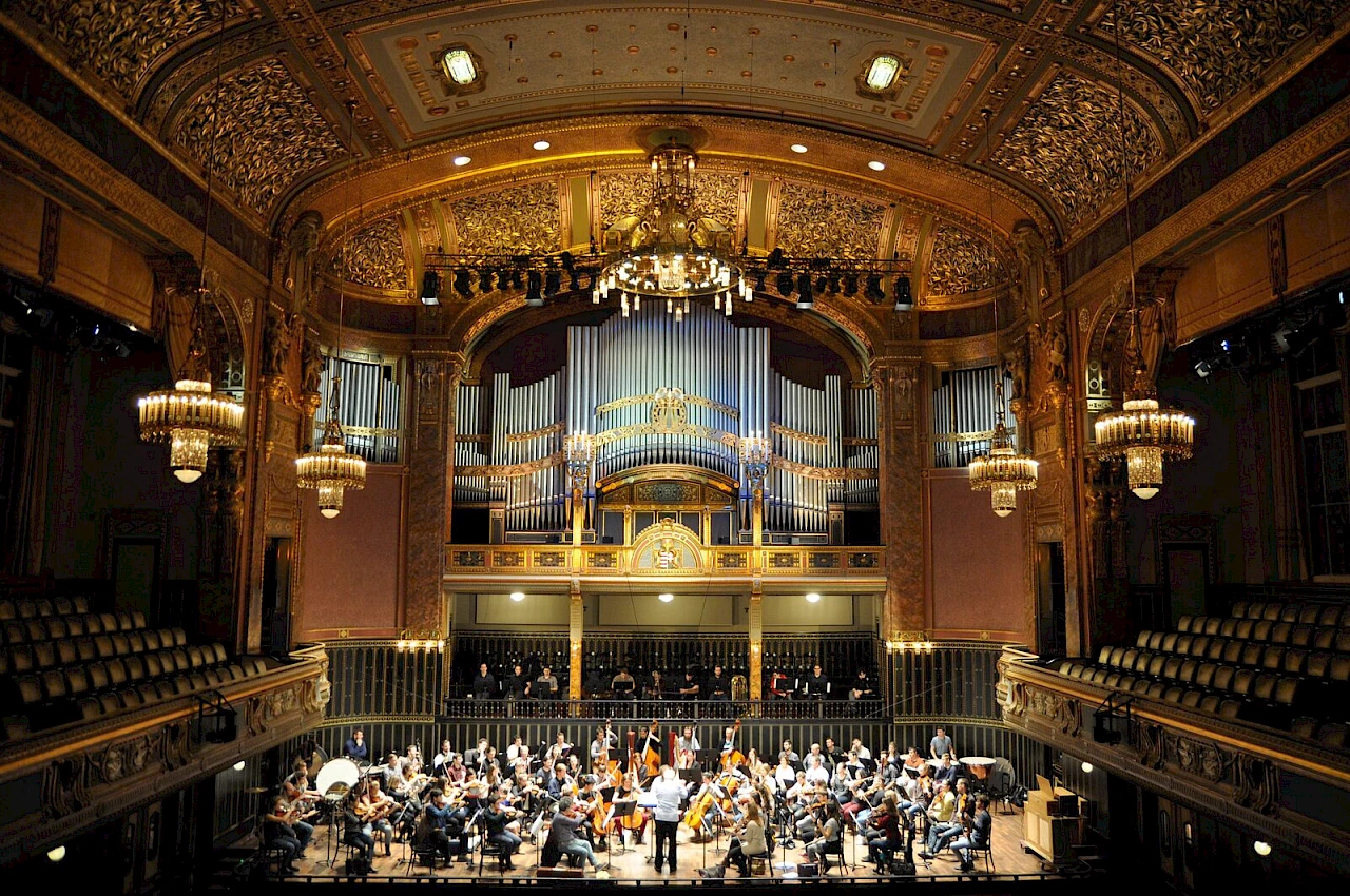 La Grande Sala dell’Accademia di Musica Franz Liszt di Budapest durante un concerto